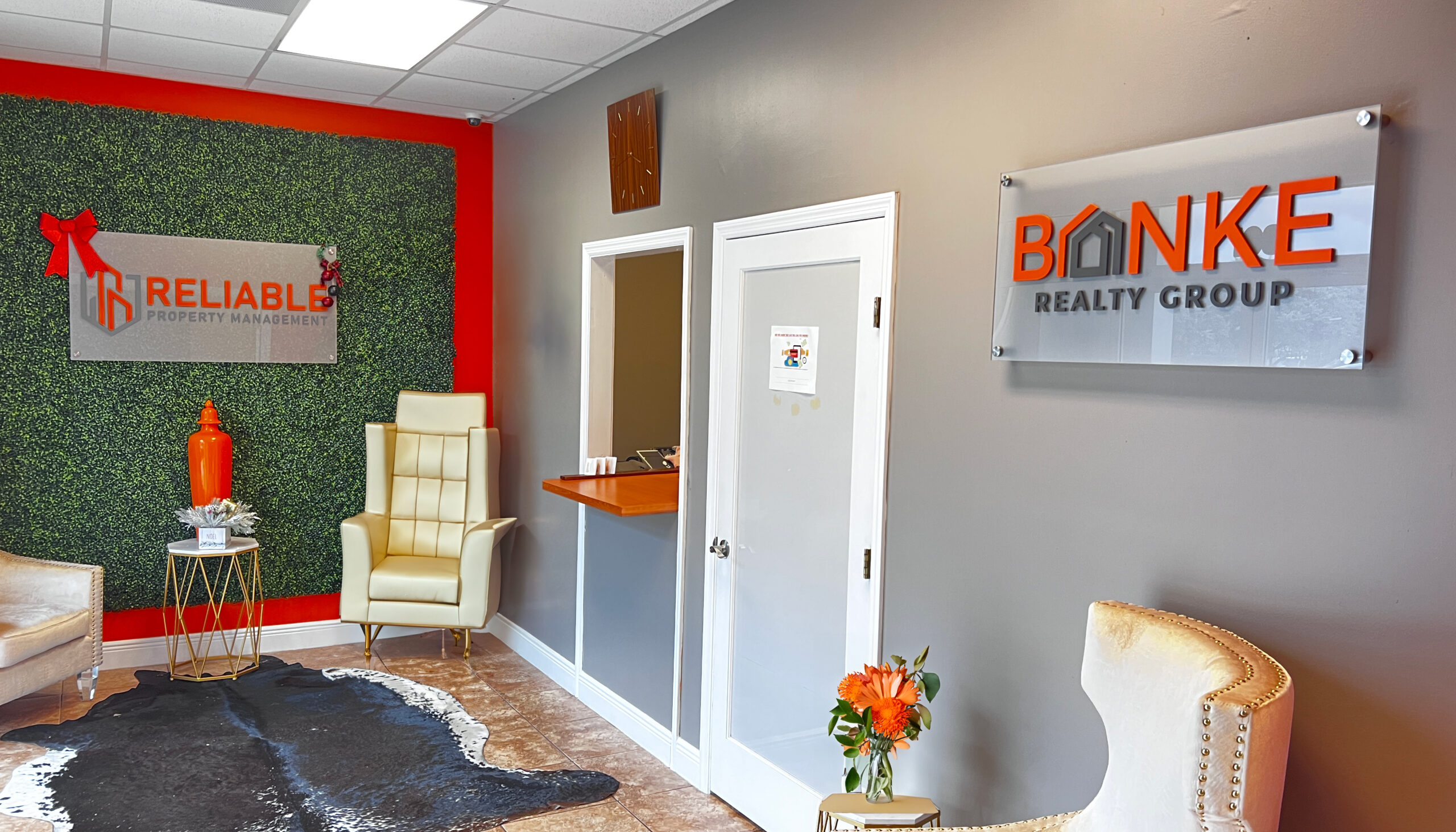 stand-off-acrylic-signage-with-3d-letters-Miami-Sign-Company